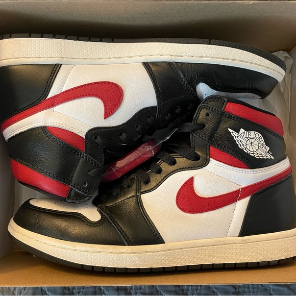 Air Jordan High retro OG Black Gym Red